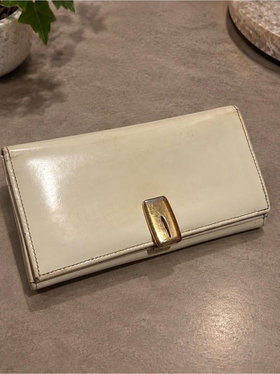 Handbags - GUCCI Ivory Patent Vintage Leather WALLET